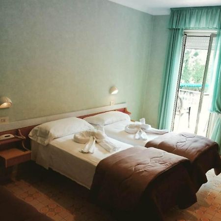 Hotel Elvira Fiuggi Exteriér fotografie